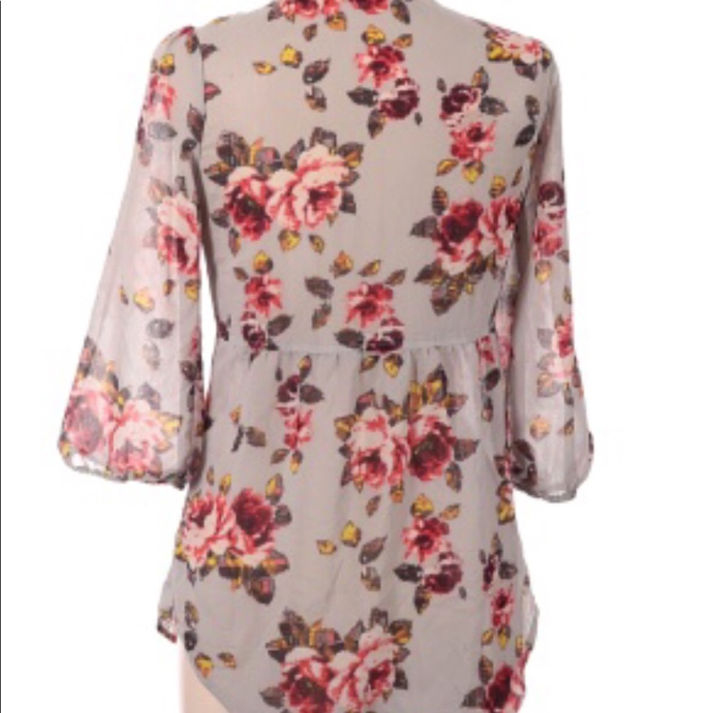 Princess Vera Wang Sheer Grey Floral Blouse - Picture 3 of 3
